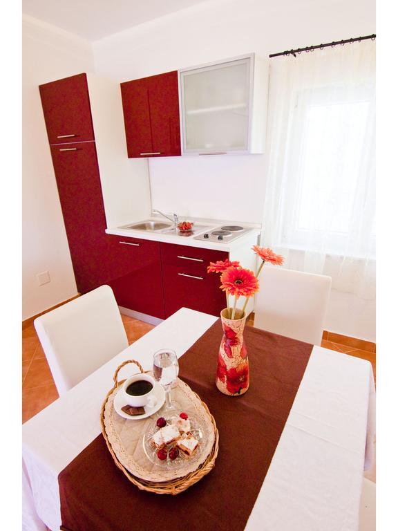 Apartments Cambi Каштела Екстер'єр фото